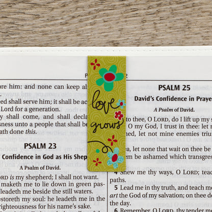 Love Never Fails Magnetic Bookmarks Set - The Christian Gift Company