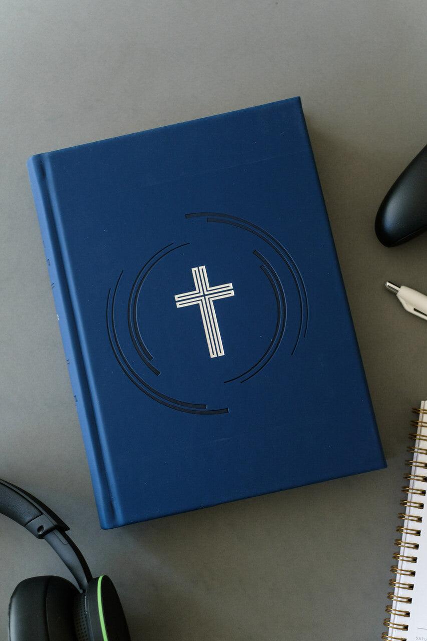 Daily Wisdom for Teen Guys KJV Devotional Bible - The Christian Gift Company