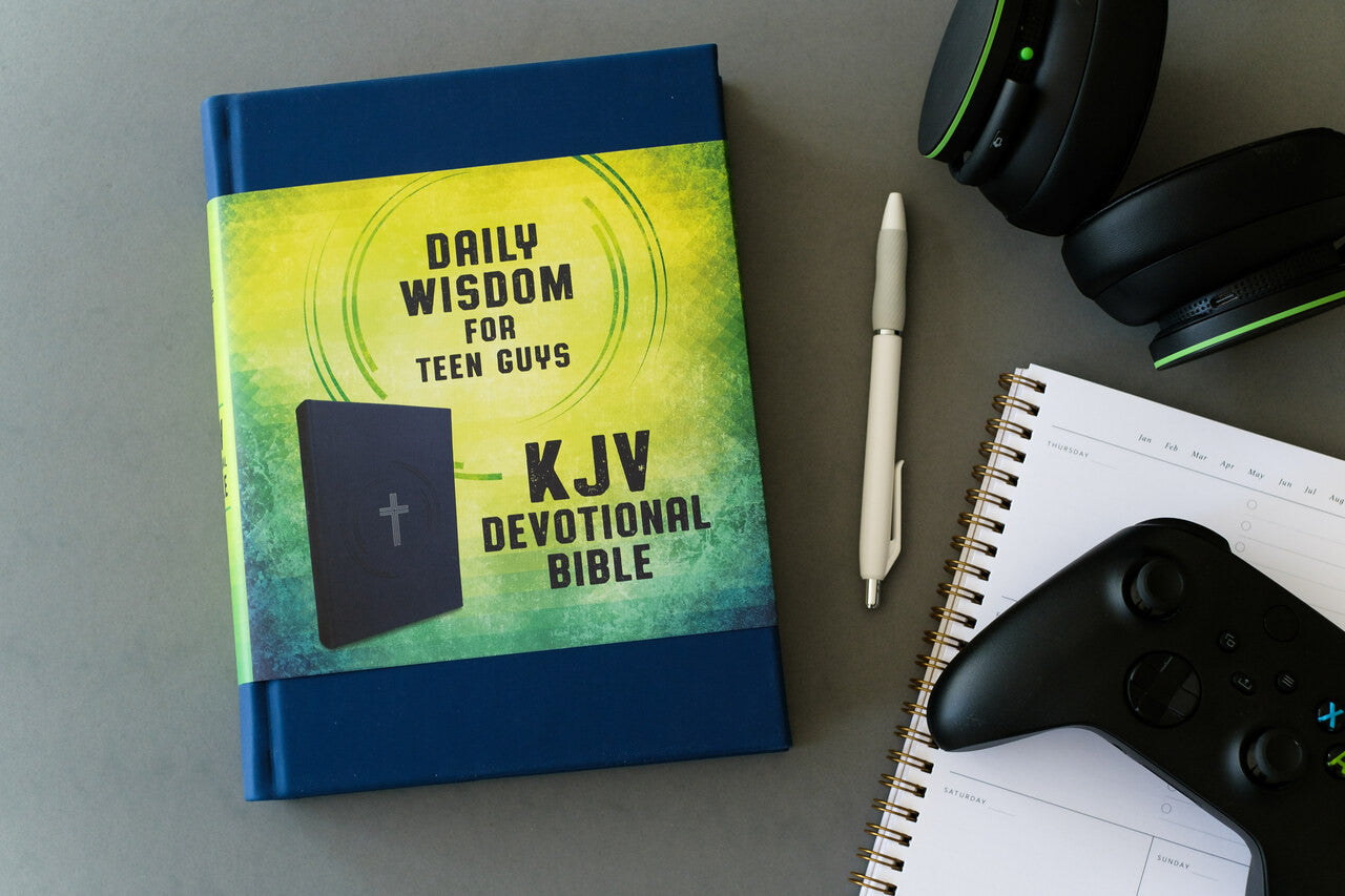 Daily Wisdom for Teen Guys KJV Devotional Bible - The Christian Gift Company