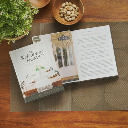 The Welcoming Home: A Devotional Guide to Showing Hospitality for God's Glory