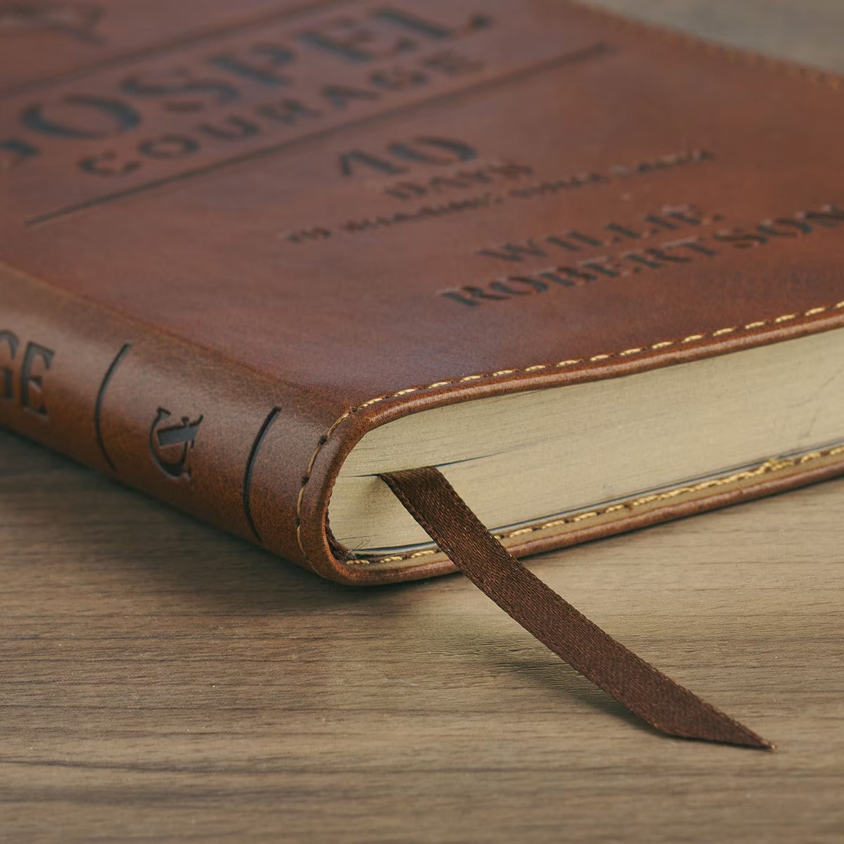 Gospel Courage: 40 Days to Sharing Your Faith Tawny Brown Devotional