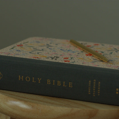ESV Single Column Journaling Bible®, Artist Series - In Bloom - The Christian Gift Company
