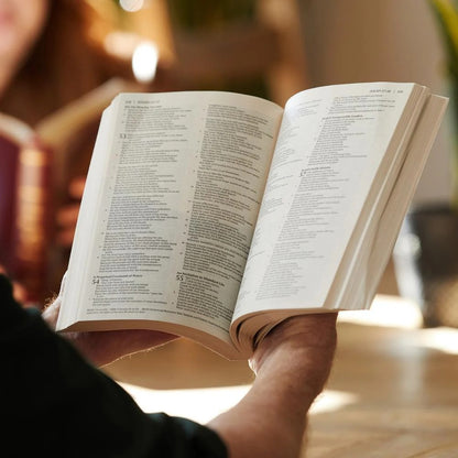 NKJV, Value Outreach Bible: Holy Bible, New King James Version - The Christian Gift Company