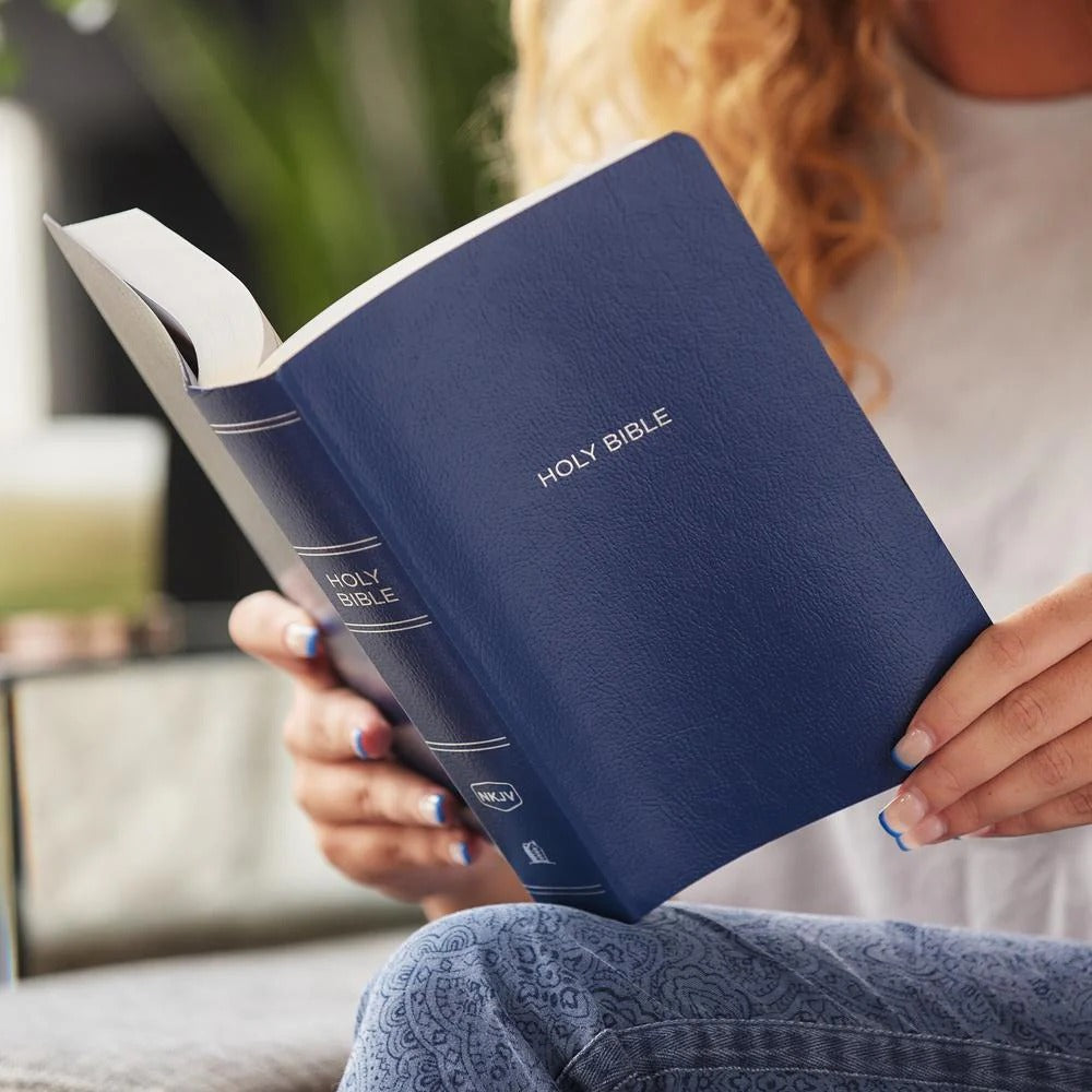 NKJV, Gift and Award Bible, Red Letter Edition, Comfort Print (Blue) - The Christian Gift Company