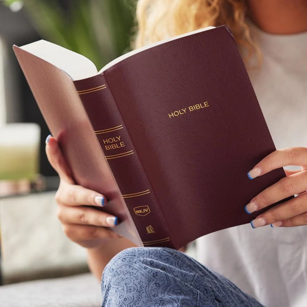 NKJV, Gift and Award Bible, Red Letter Edition, Comfort Print (Burgundy) - The Christian Gift Company
