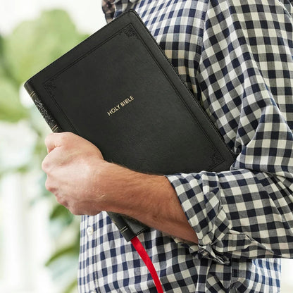 NKJV Giant Print End-of-Verse Reference Bible, Red Letter, Comfort Print (Black) - The Christian Gift Company