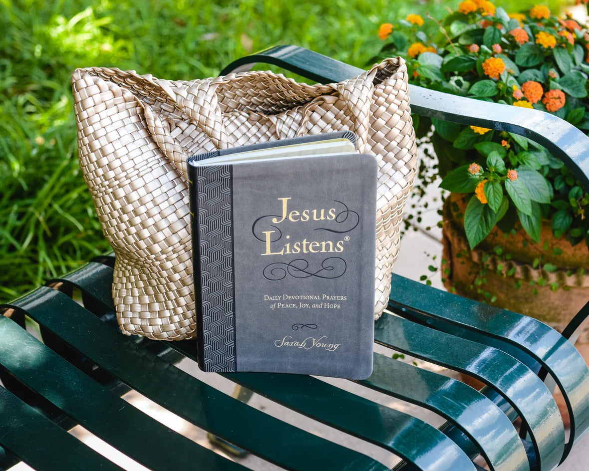 Jesus Listens: Daily Devotional Prayers of Peace, Joy and Hope - The Christian Gift Company