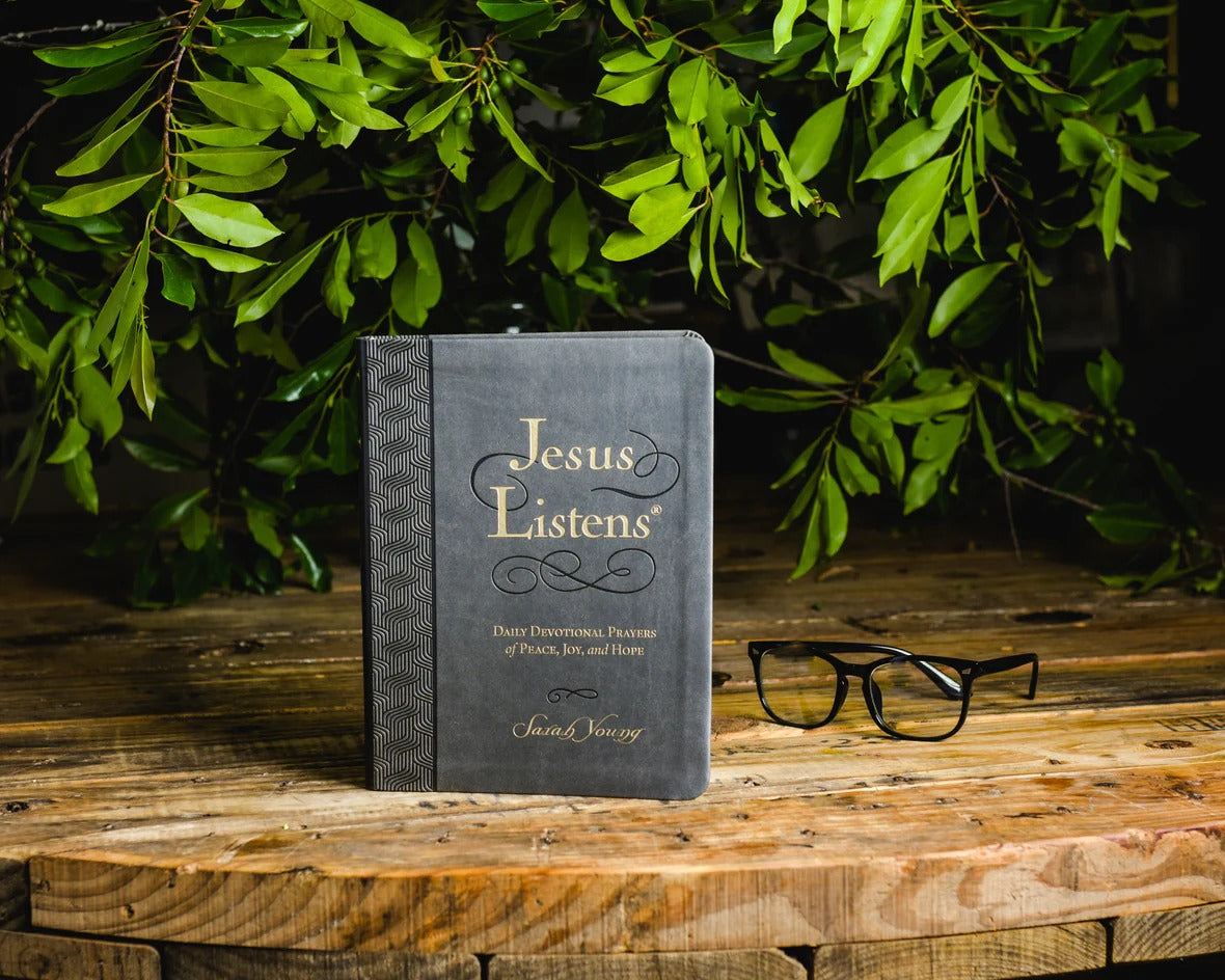 Jesus Listens: Daily Devotional Prayers of Peace, Joy and Hope - The Christian Gift Company