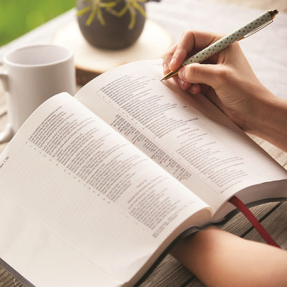 NKJV Journal the Word Reference Bible (Cloth over board, Comfort Print) - The Christian Gift Company