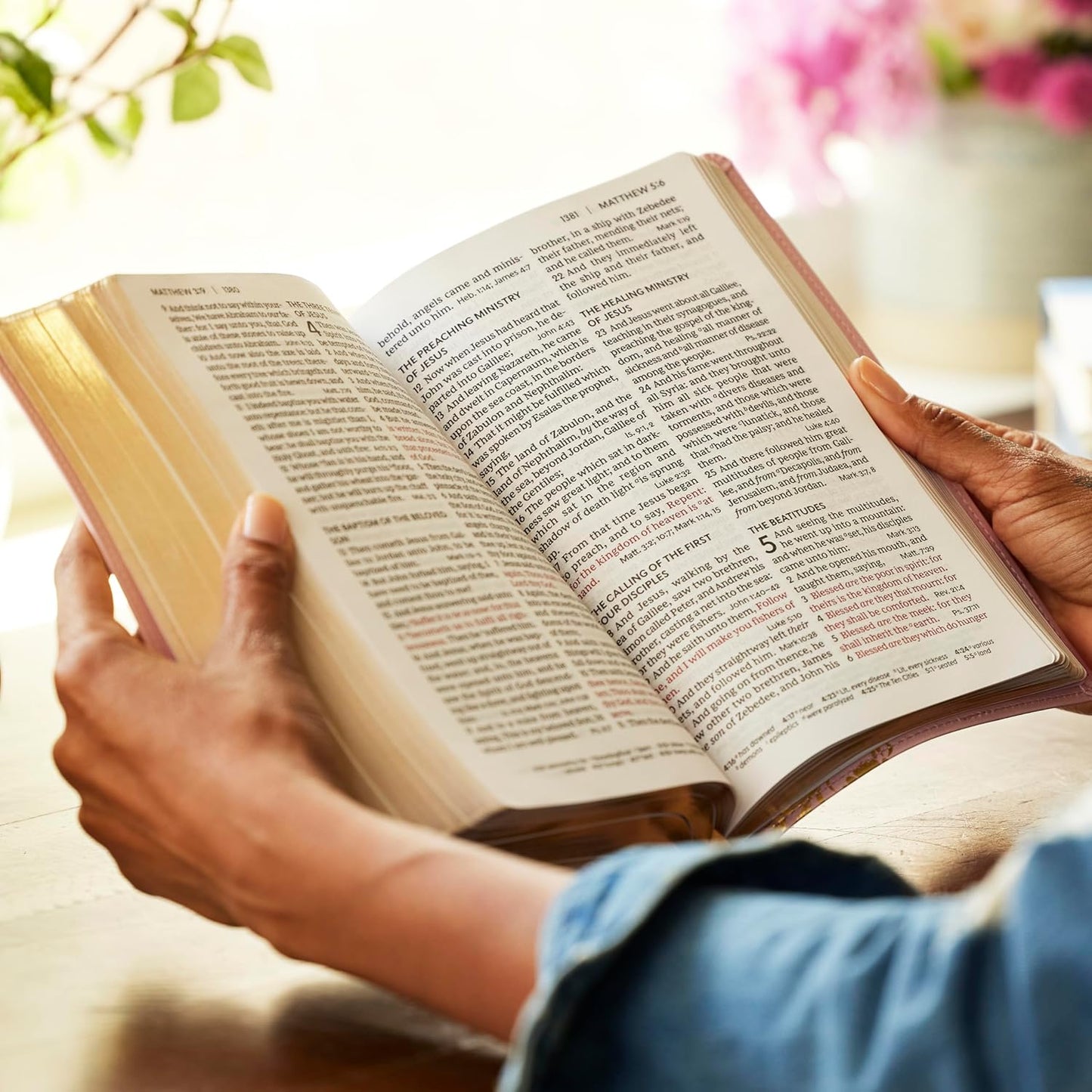 KJV Personal Size Large Print End-of-Verse Reference Bible - Black Leathersoft