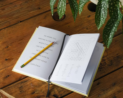 The Hope Wordsearch Book: 72 Inspirational Search Puzzle Activities to Focus on God's Promises