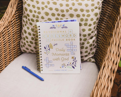 Daily Moments with God: Devotional Crossword Puzzle Book