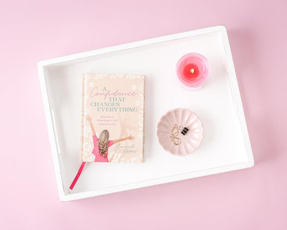 Confidence That Changes Everything: Devotions to Shine Bright in This Topsy-Turvy Life